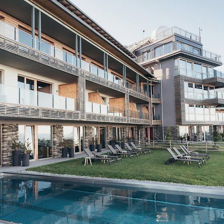 Alpinhotel Pacheiner Трефен Екстериор снимка