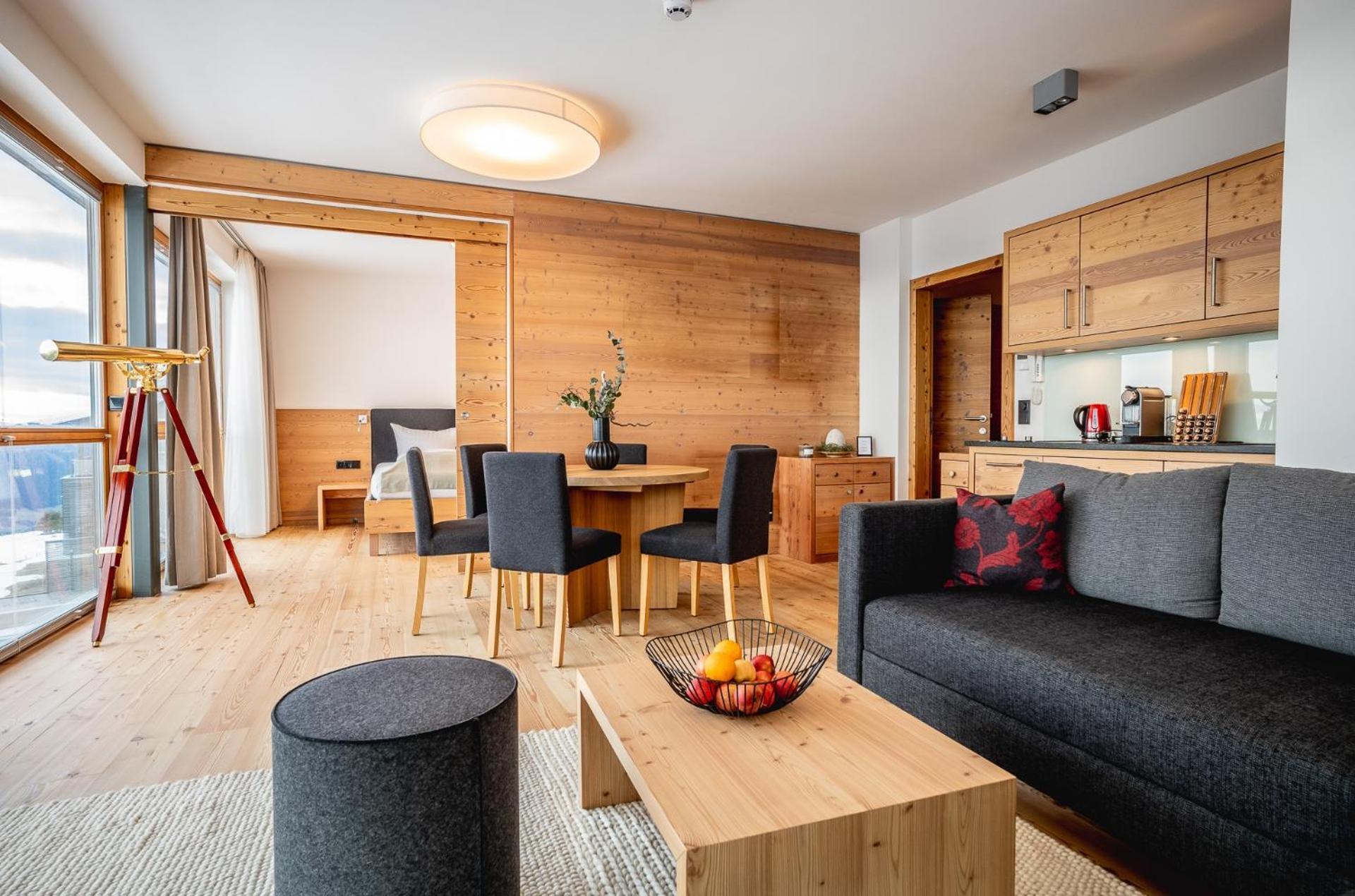 Alpinhotel Pacheiner Трефен Екстериор снимка