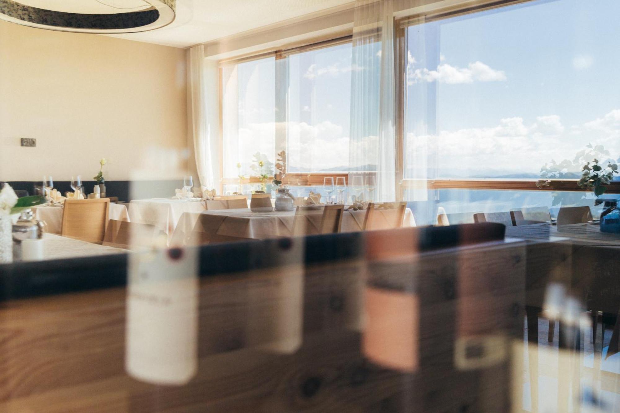 Alpinhotel Pacheiner Трефен Екстериор снимка