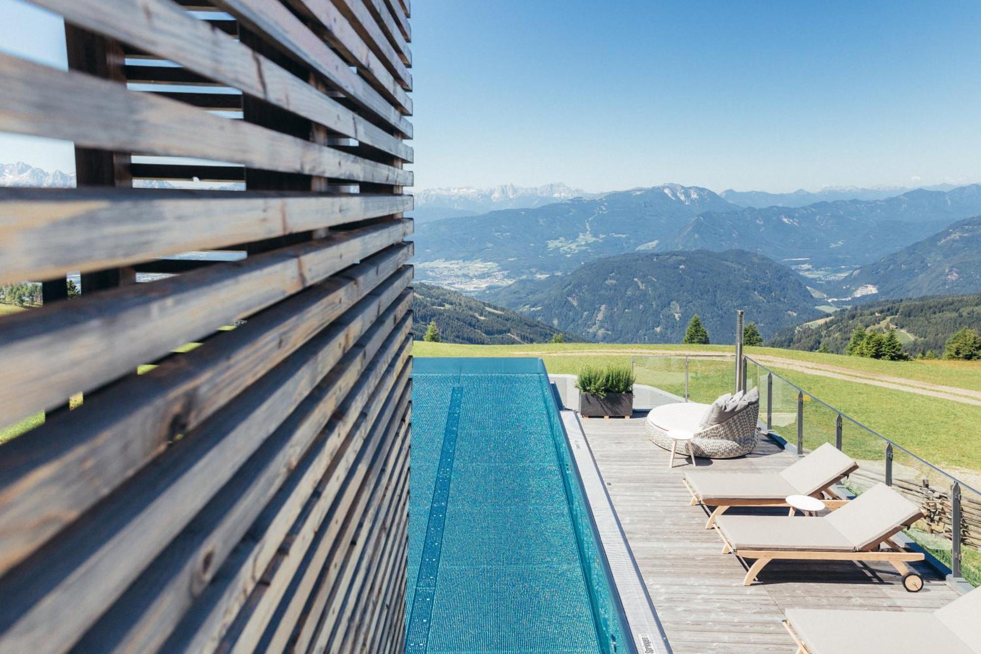 Alpinhotel Pacheiner Трефен Екстериор снимка