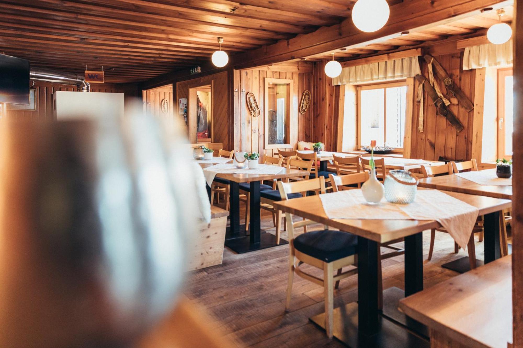 Alpinhotel Pacheiner Трефен Екстериор снимка