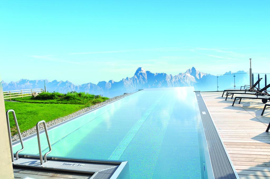 Alpinhotel Pacheiner Трефен Екстериор снимка
