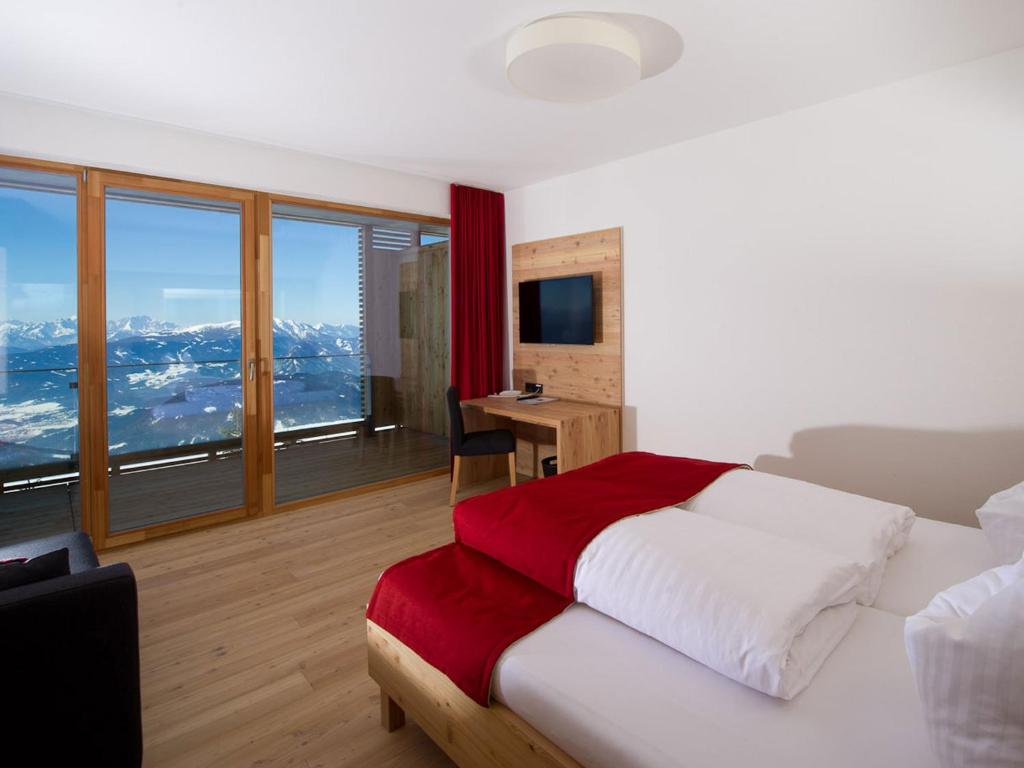 Alpinhotel Pacheiner Трефен Екстериор снимка