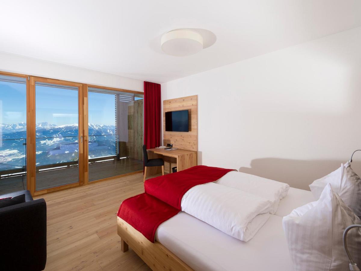 Alpinhotel Pacheiner Трефен Екстериор снимка