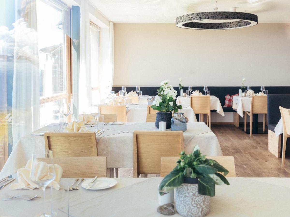 Alpinhotel Pacheiner Трефен Екстериор снимка