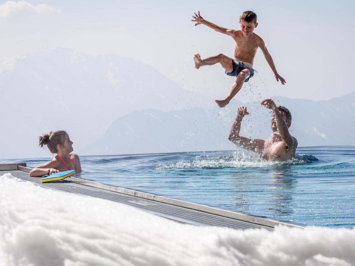 Alpinhotel Pacheiner Трефен Екстериор снимка