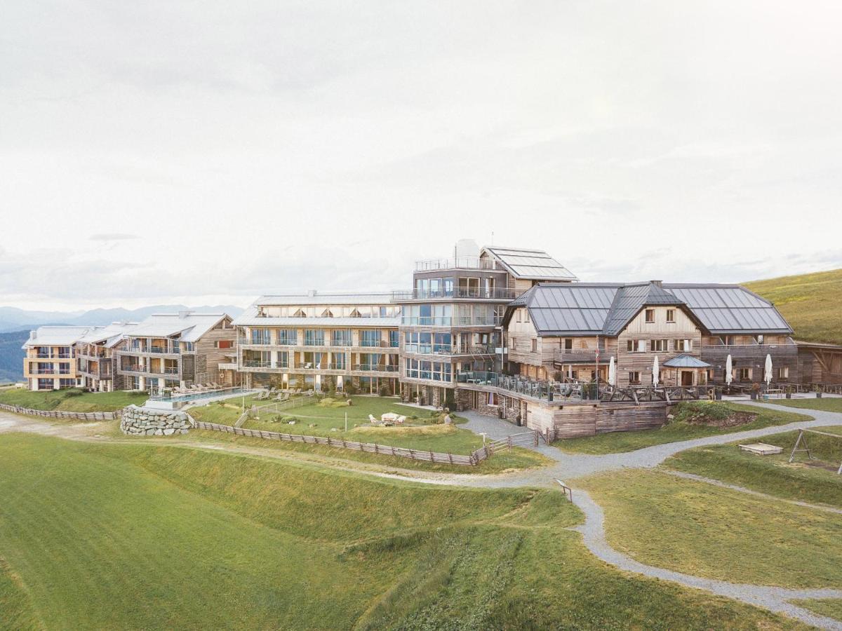 Alpinhotel Pacheiner Трефен Екстериор снимка