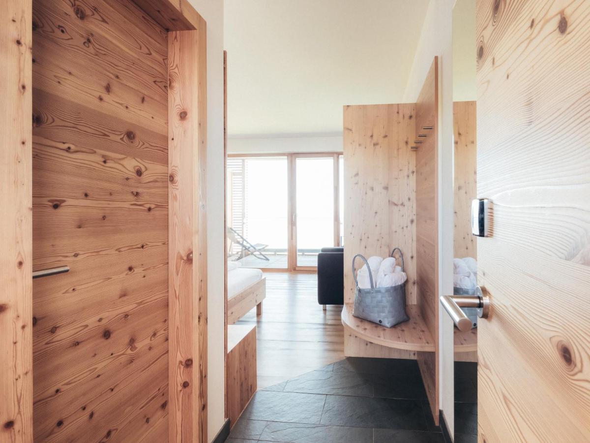 Alpinhotel Pacheiner Трефен Екстериор снимка